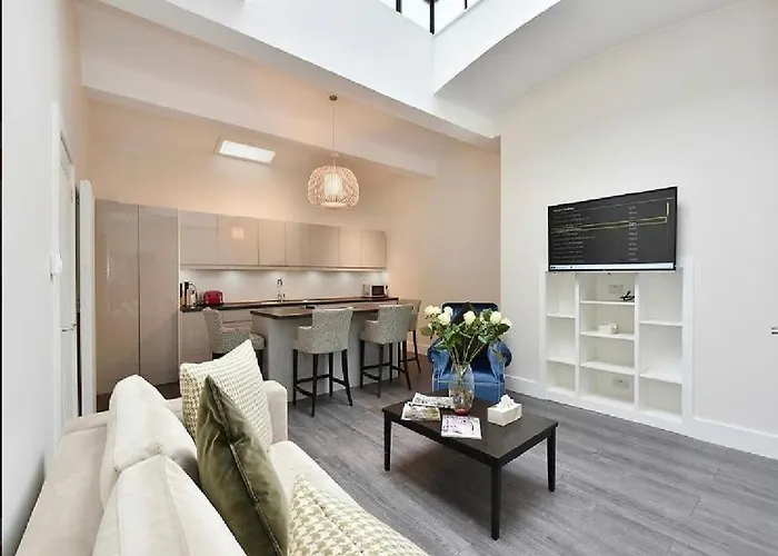 Modern 3 Bedrooms Flat In South Kensington
